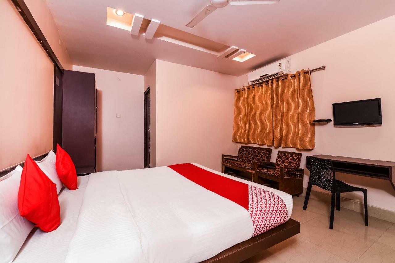 Oyo 28856 Manjeera Inn Visakhapatnam Extérieur photo