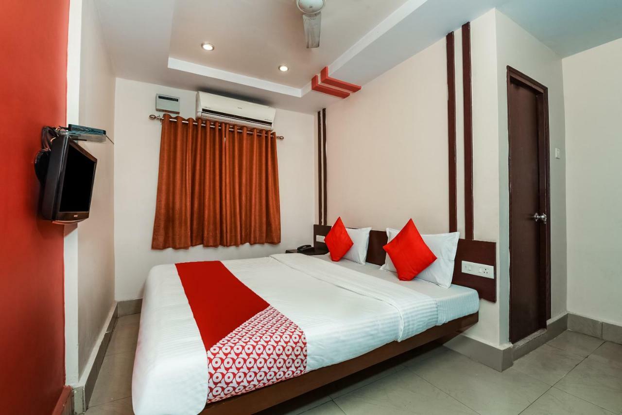Oyo 28856 Manjeera Inn Visakhapatnam Extérieur photo