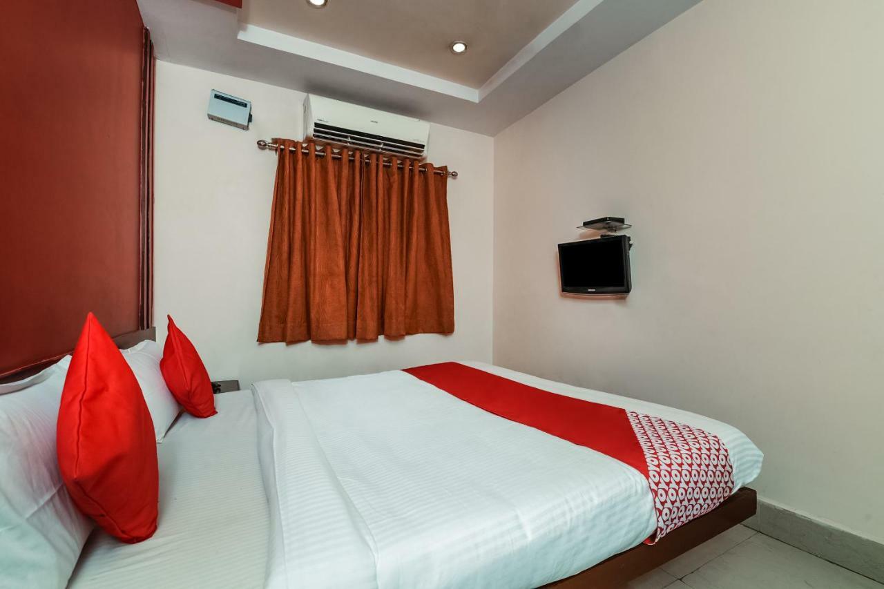 Oyo 28856 Manjeera Inn Visakhapatnam Extérieur photo