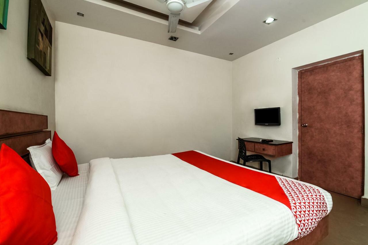 Oyo 28856 Manjeera Inn Visakhapatnam Extérieur photo