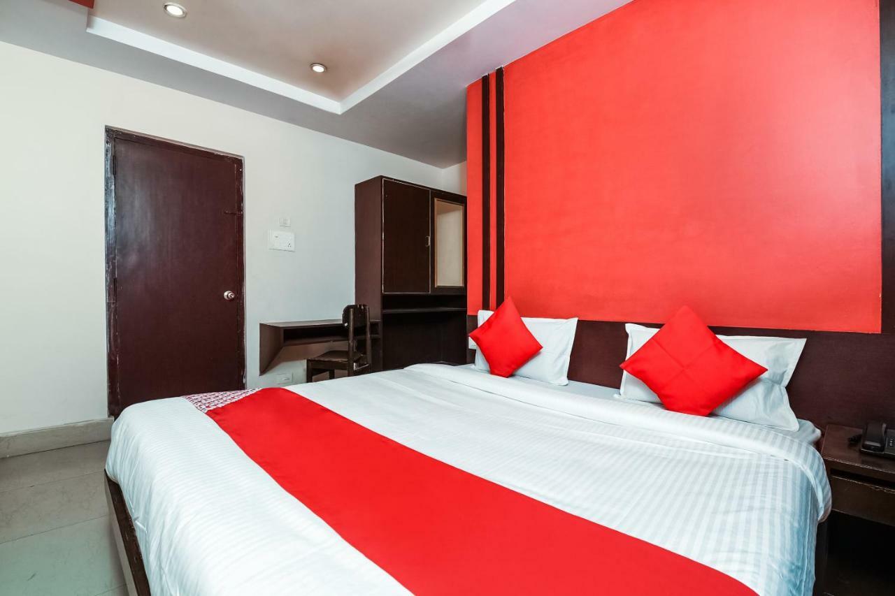 Oyo 28856 Manjeera Inn Visakhapatnam Extérieur photo