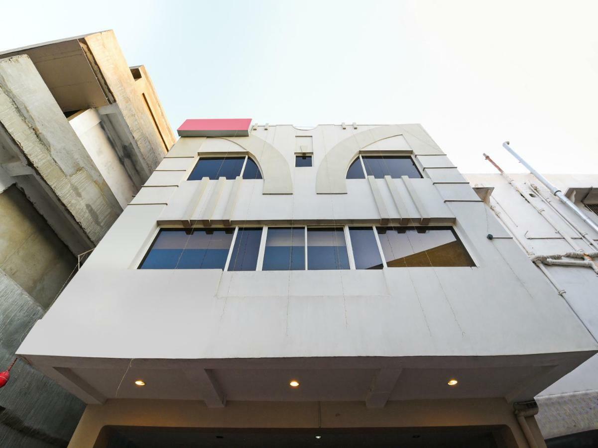 Oyo 28856 Manjeera Inn Visakhapatnam Extérieur photo