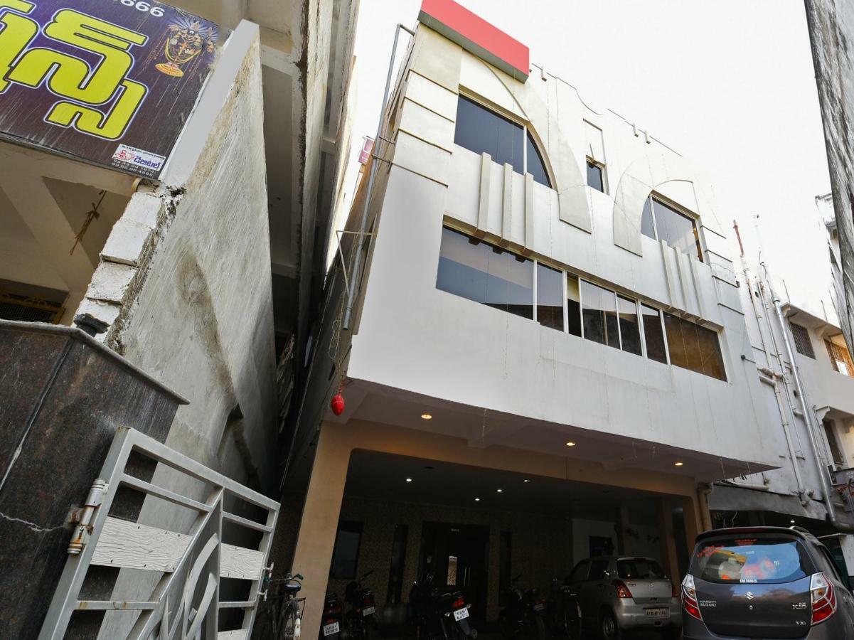 Oyo 28856 Manjeera Inn Visakhapatnam Extérieur photo