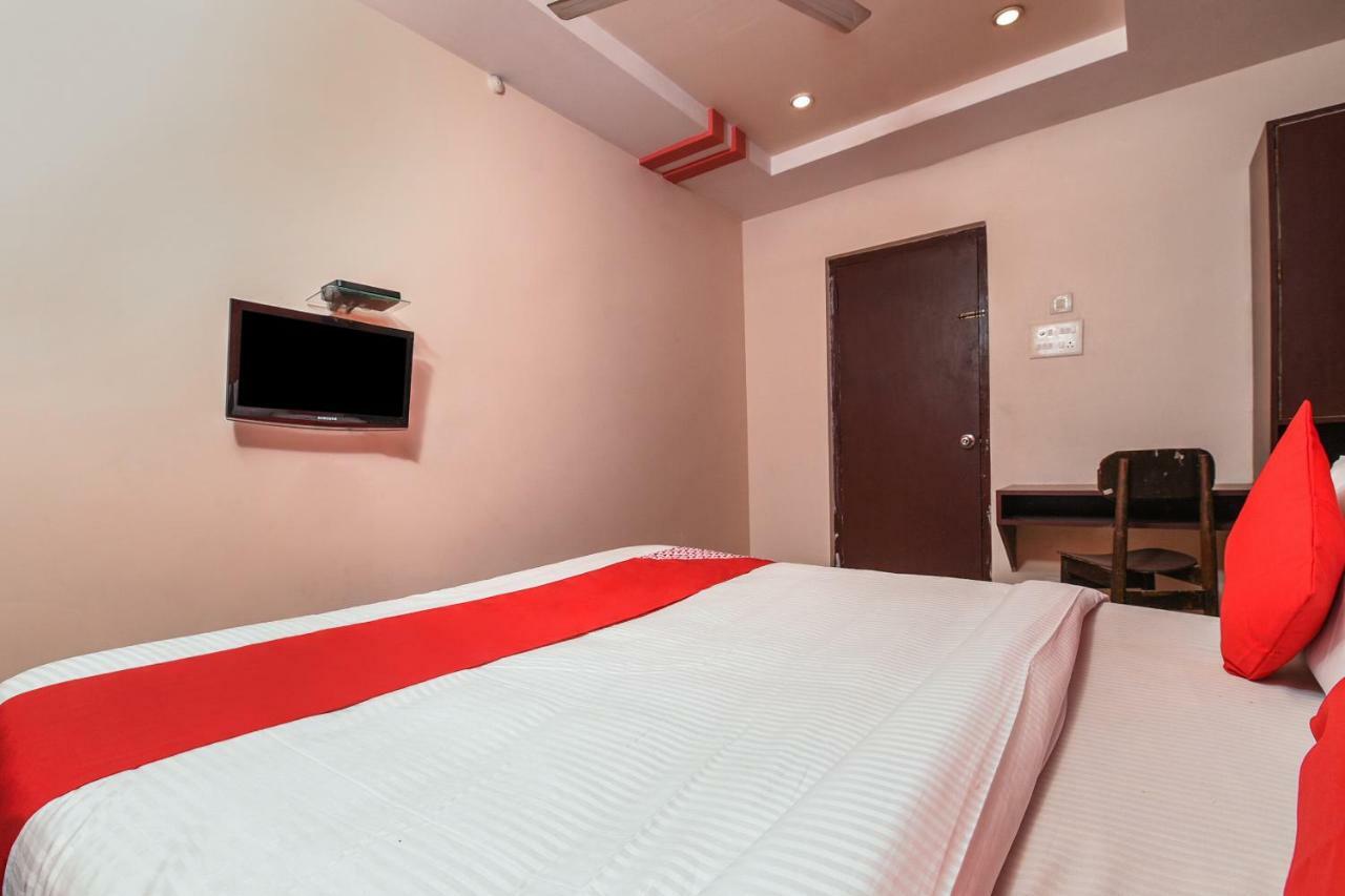 Oyo 28856 Manjeera Inn Visakhapatnam Extérieur photo