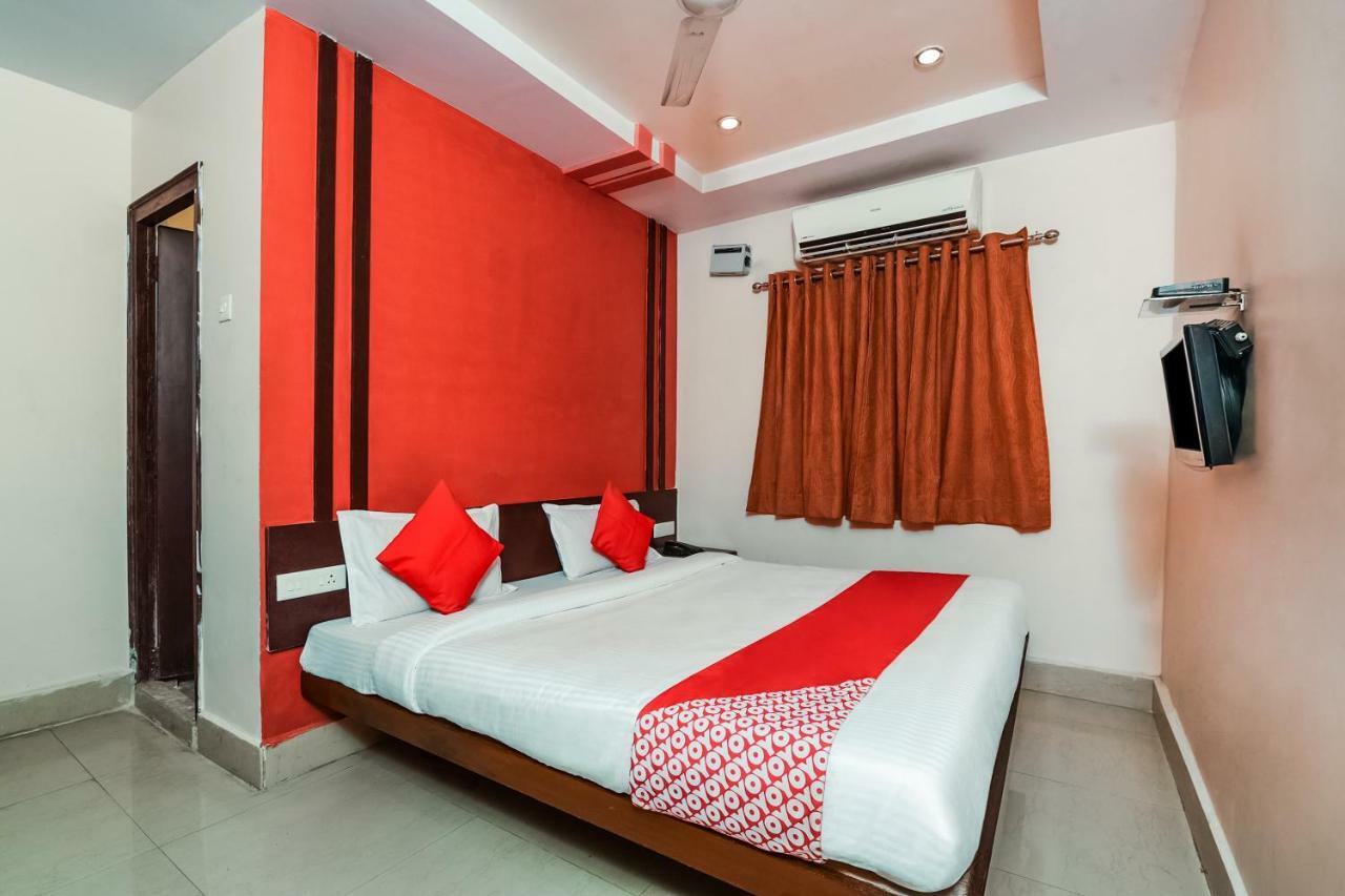 Oyo 28856 Manjeera Inn Visakhapatnam Extérieur photo